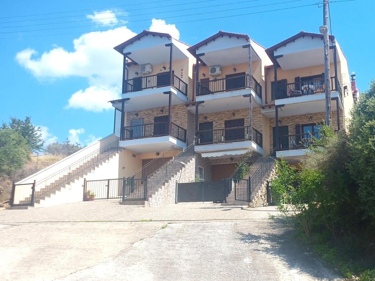 Μεζονετα Apartment Nea Roda Exterior photo