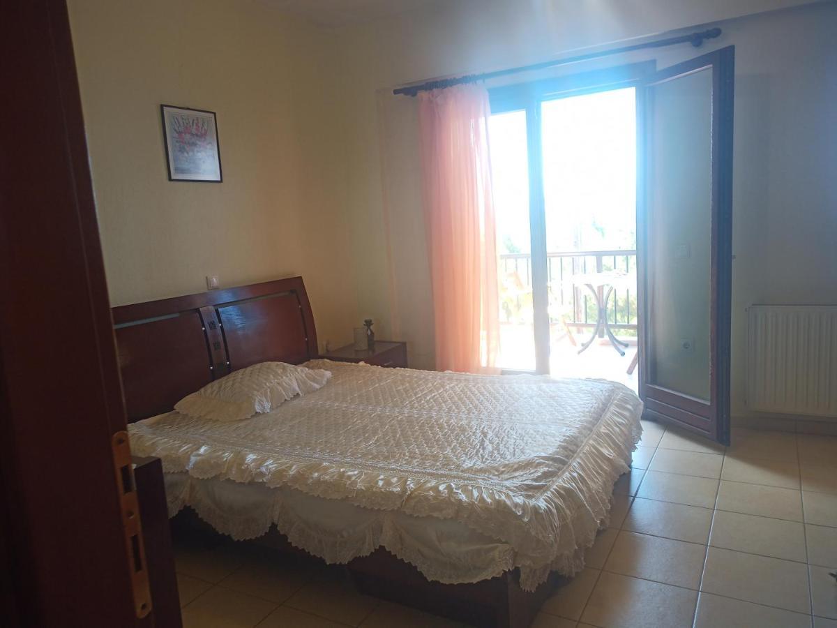 Μεζονετα Apartment Nea Roda Exterior photo